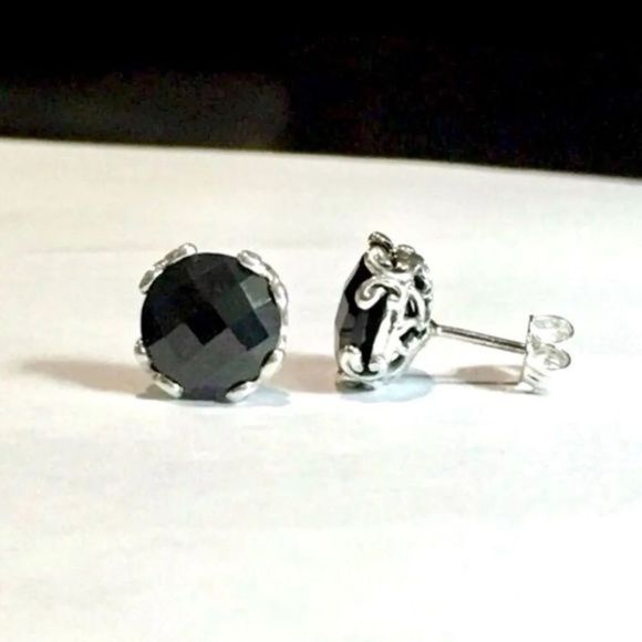SAMULE B Sterling Silver Cushion Cut Black Spinel Faceted Earrings - Picture 4 of 15